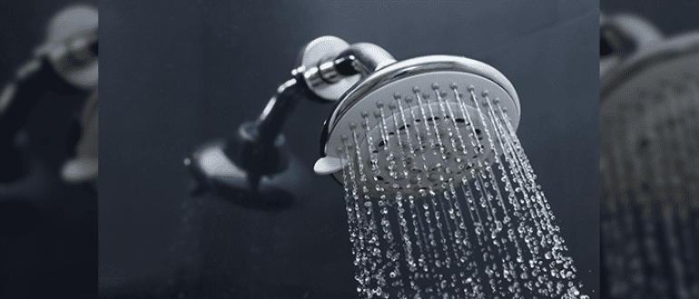 zoom sur un pommeau de douche