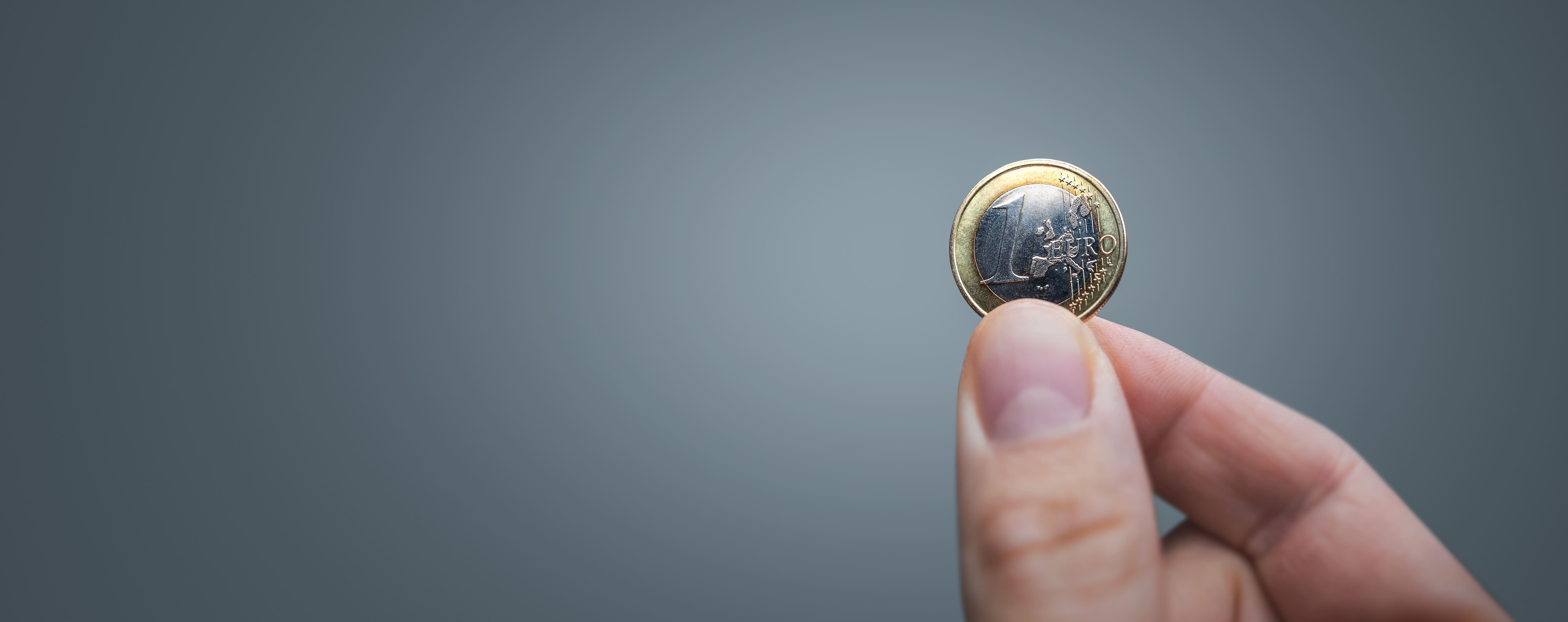 1€